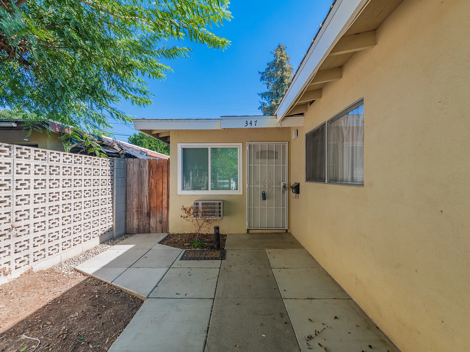 2 bed, 875 sqft, $2,900 — Photo 2