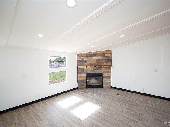 3rd image of 1604 Santa Clara St