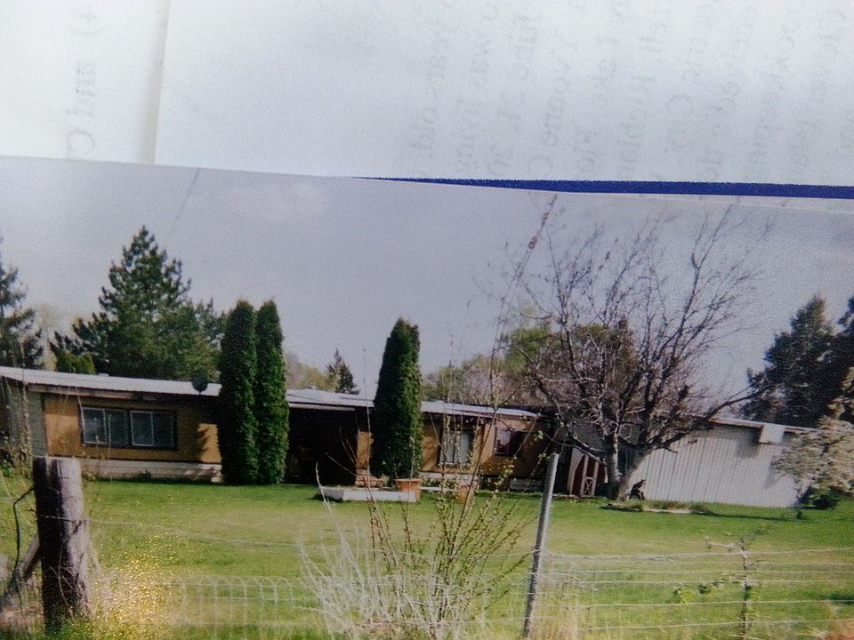 2nd image of 328 Adrian Ave NW