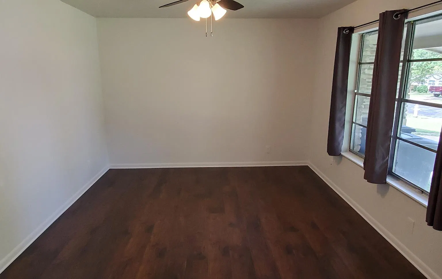 11604 N Oaks Dr — Photo 4