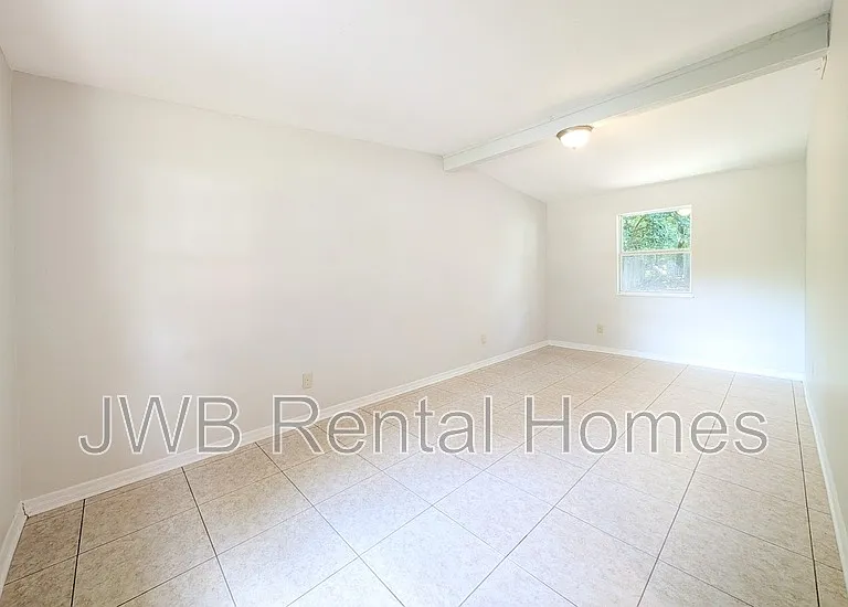 7822 Dubois Dr — Photo 4