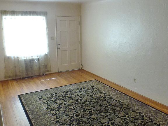 3rd image of 547 W Hammond Ave