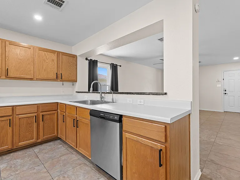 309 Paige Bnd — Photo 12