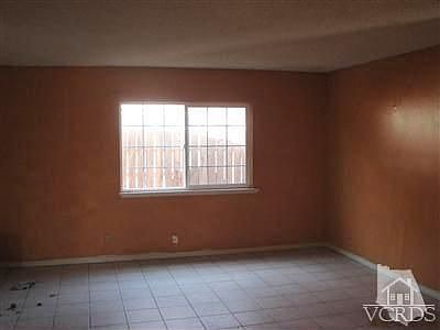 4th image of 221 N Driskill St