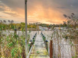 21 Riverside Ave, Mastic Beach, NY 11951