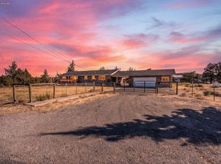 3890 NW 25th St, Redmond, OR 97756