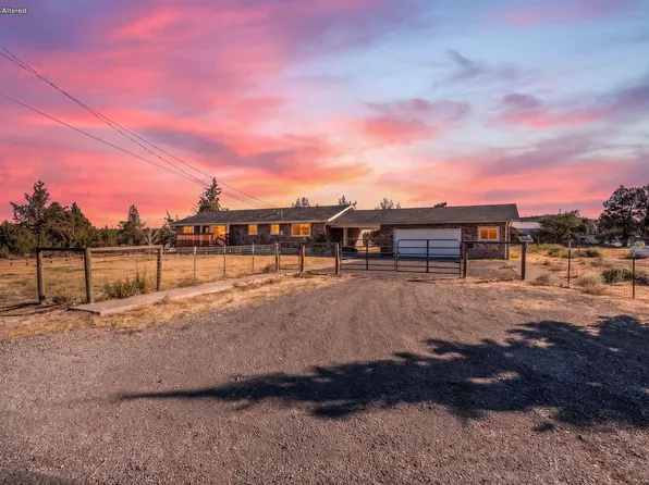 3890 NW 25th St, Redmond, OR 97756