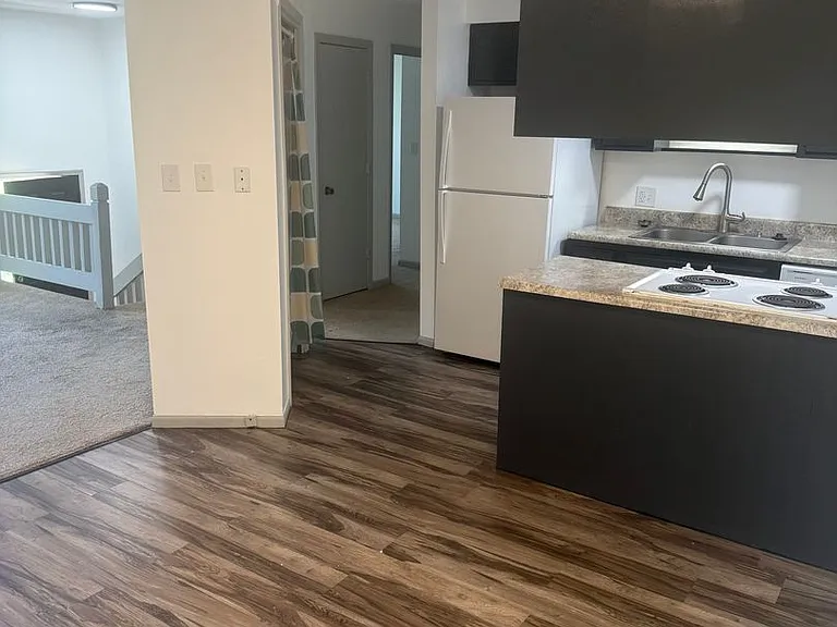 431 Maple Grove Way — Photo 1