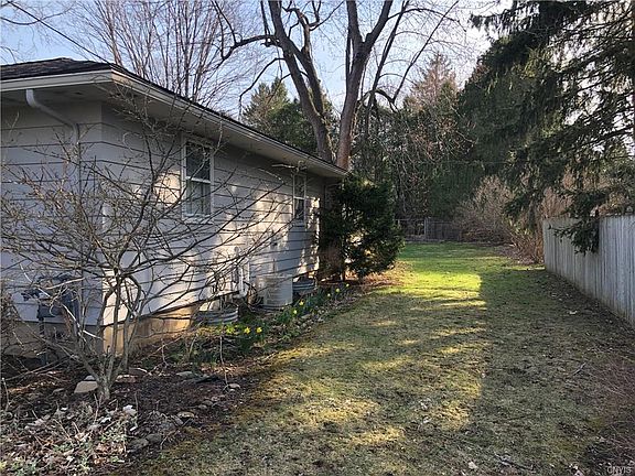 3rd image of 305 Churchill Ln