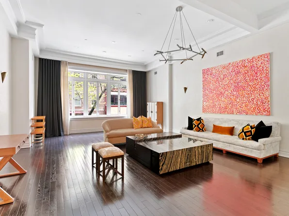 18 East 62nd Street image 2 of 21