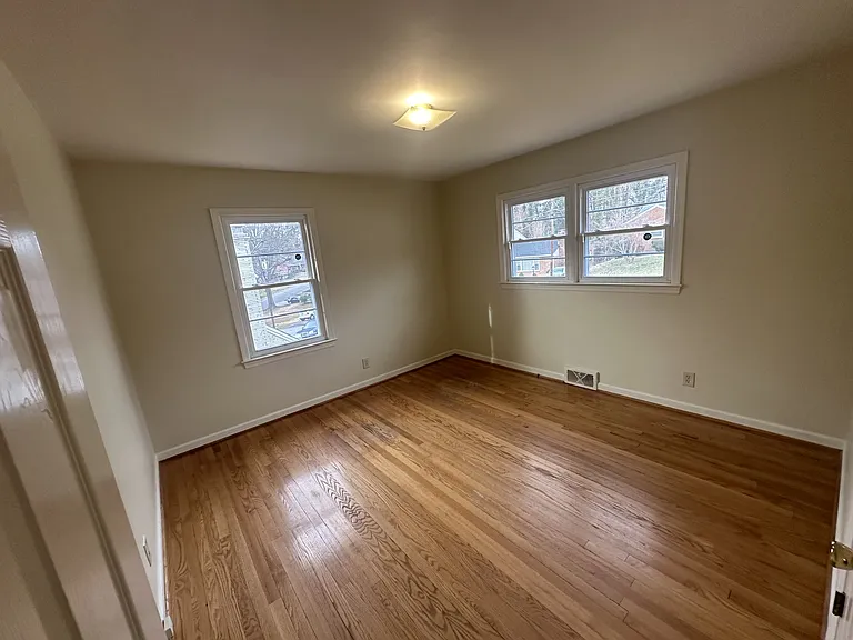 141 Dublin Ct — Photo 7