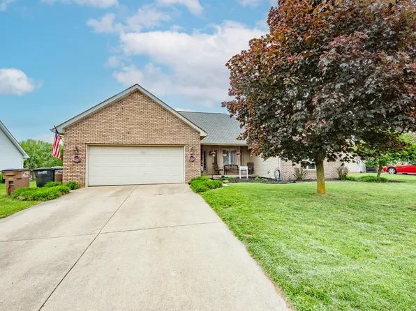 6024 E Pioneer Pl, Columbus, IN 47203