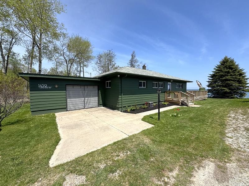 1st image of 1439 Lakeside Dr