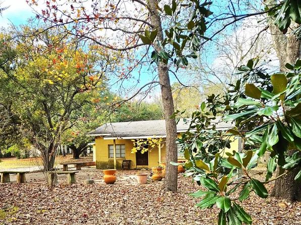 1522 Missouri St, Palestine, TX 75803