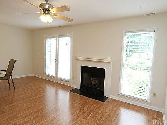 3rd image of 508 Darby Glen Ln