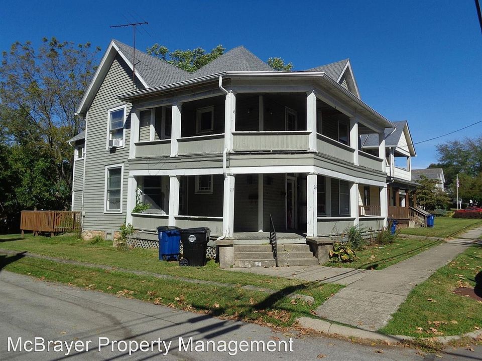1st image of 219 N Lincoln St