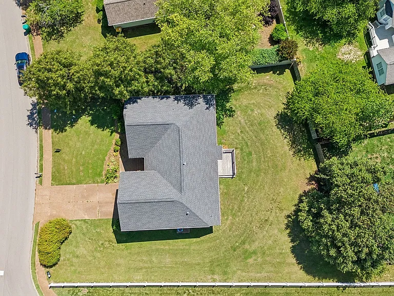 2601 Danbury Cir — Photo 40