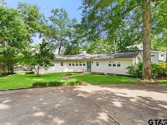 2nd image of 1605 Tanglewood Dr E