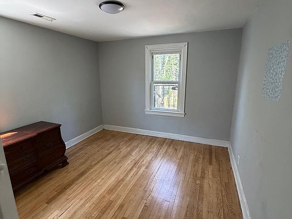 4th image of 17 W Grant Ave APT 2