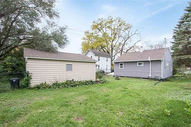 1610 Crescent St — Photo 3