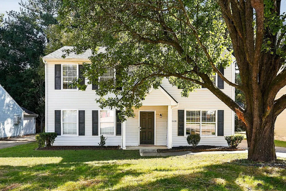 4 bed, 2.5 bath, 1920 sqft, $1,990 — Photo 1
