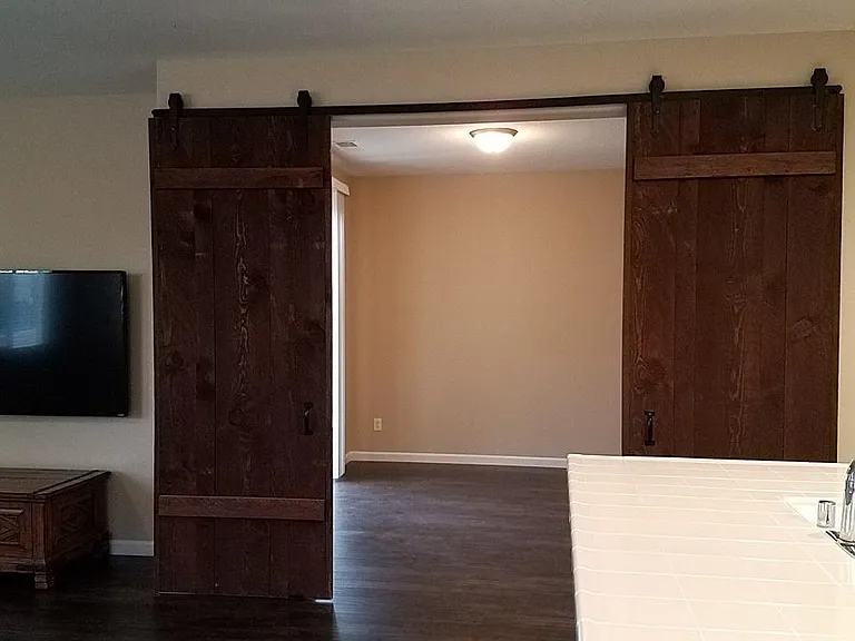 3919 Heritage Ave — Photo 5