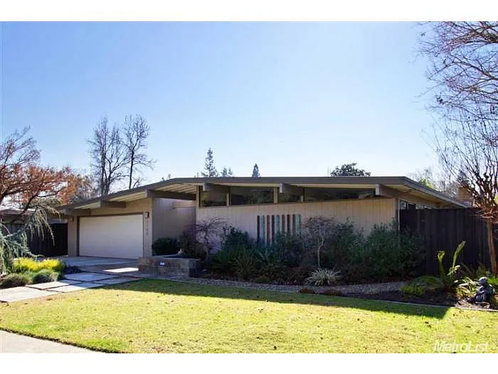 5704 Thames Way photo 1