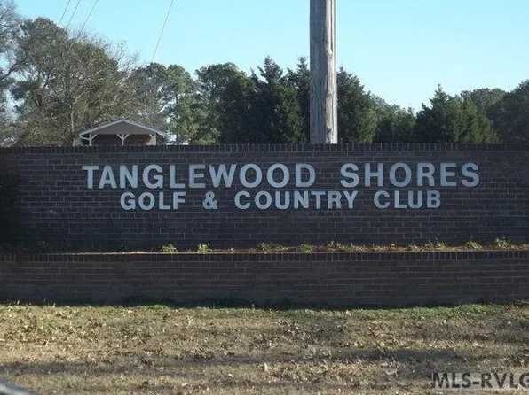 29 Walnut Ct, Bracey, VA 23919