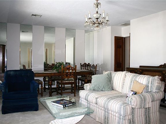 3rd image of 1525 Oakhill Ln