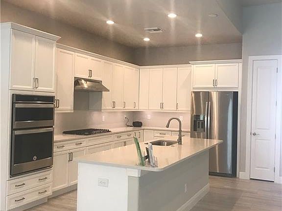 3rd image of 10051 Florence Cir