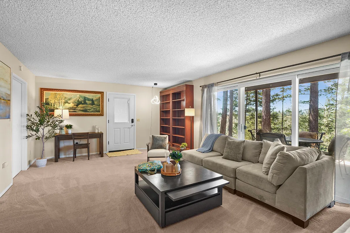 3 bed, $4,500 — Photo 1