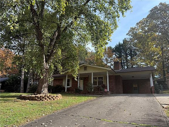 3rd image of 221 Doncaster Dr