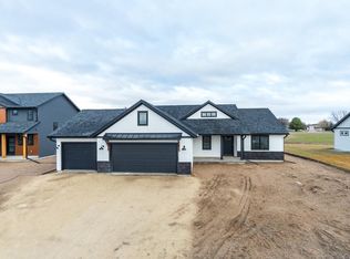 1721 Fox Glove St, Holmen, WI 54636