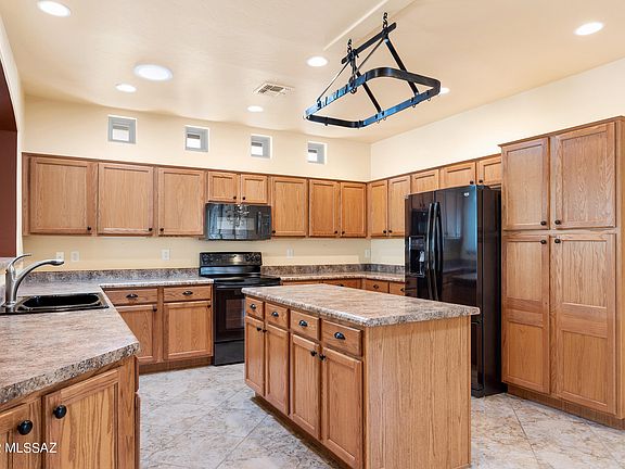 3rd image of 38204 S Samaniego Dr
