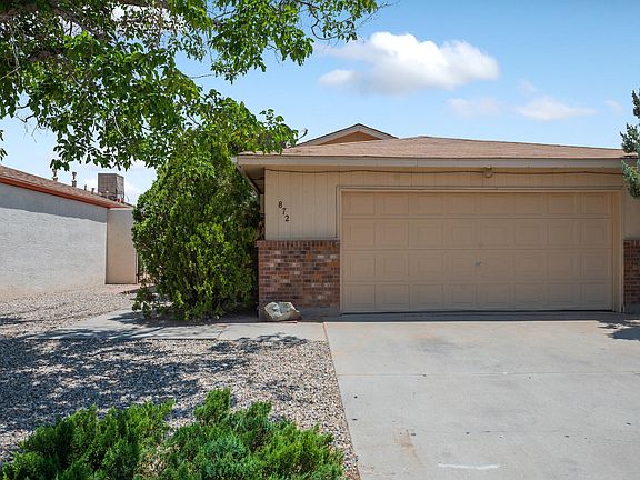 2nd image of 872 Entrada Dr SW