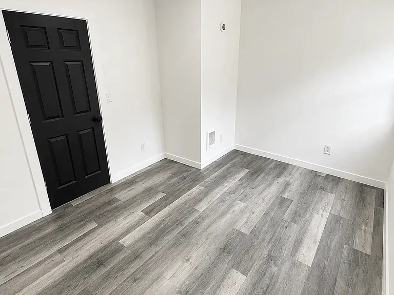 111 E Cheyenne Rd — Photo 3