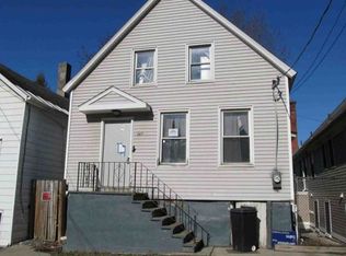 945 3rd St, Rensselaer, NY 12144