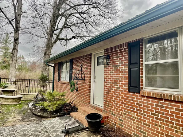 479 Kennerly Rd, Sewanee, TN 37375