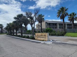 2001 Bayhouse Dr, Rockport, TX 78382