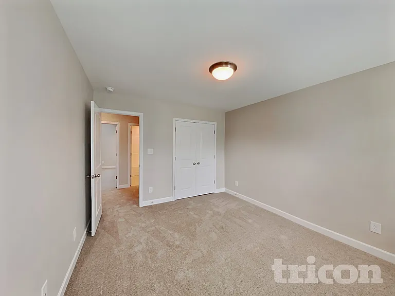 111 Cottage Ct — Photo 13