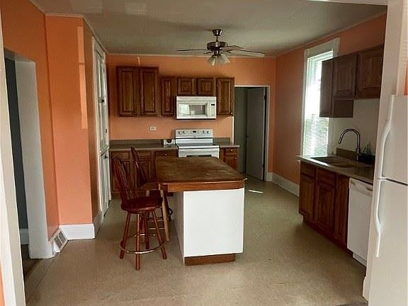 5th image of 512 Brown St