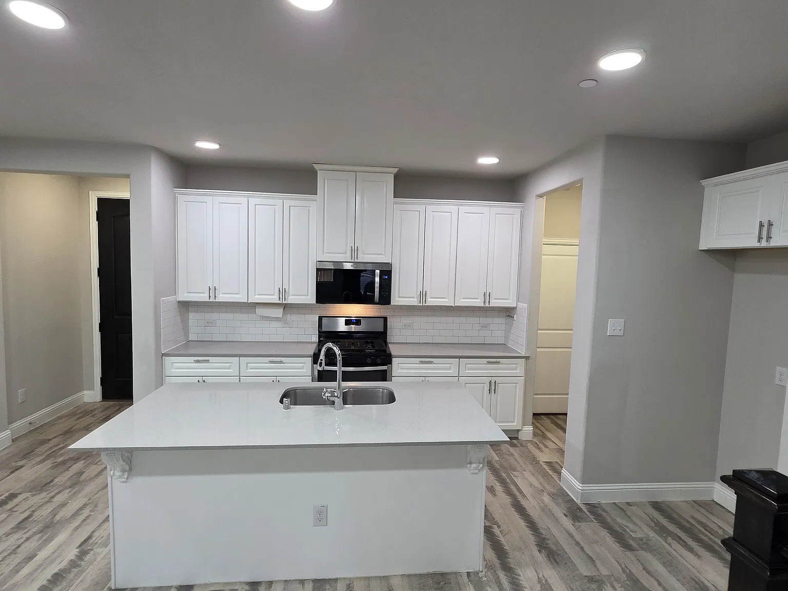 4 bed, 3.5 bath, 1934 sqft, $2,800 — Photo 4