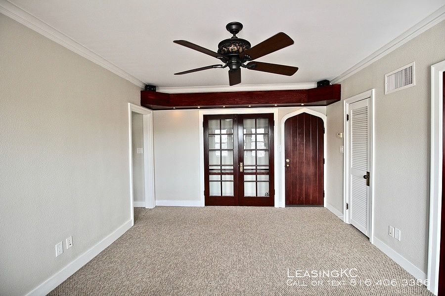 1st image of 700 W 48th St APT 301