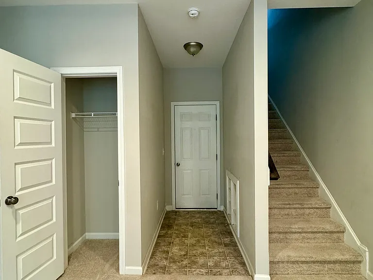 1025 Lathrop Ln — Photo 23
