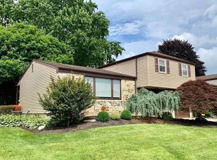 1137 Bloomdale Rd, Philadelphia, PA 19115