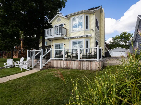 8564 N Shore Dr, Clarklake, MI 49234