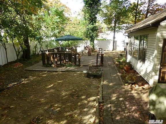 3rd image of 549 Forest Ave