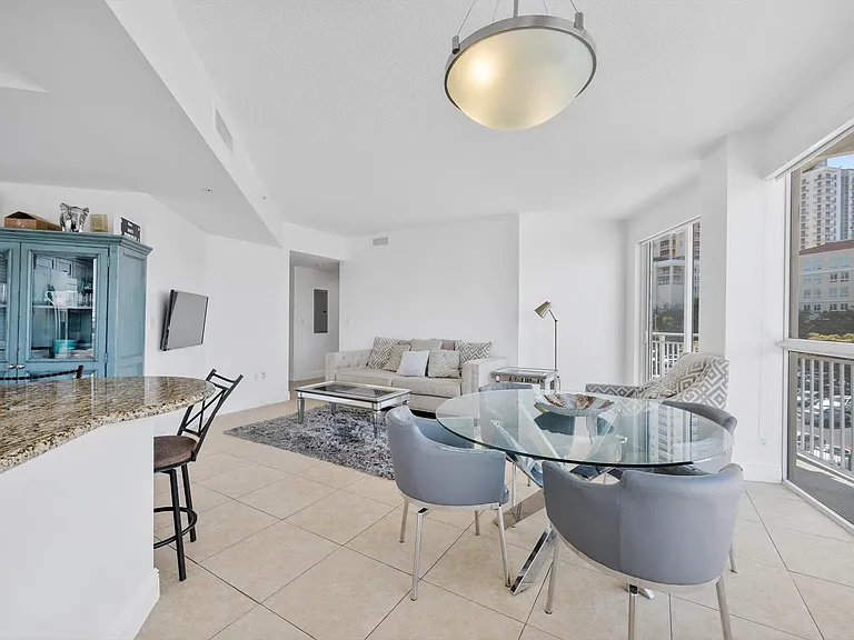 7270 SW 88th St #B203 — Photo 3