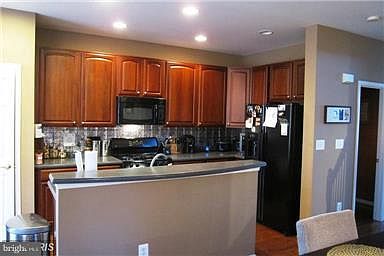 4th image of 9678 Potters Hill Cir