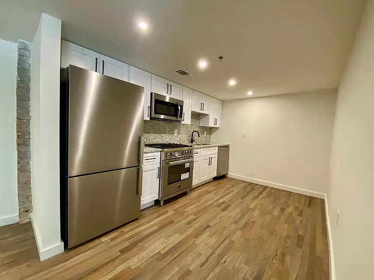 Andrews Court — Photo 72